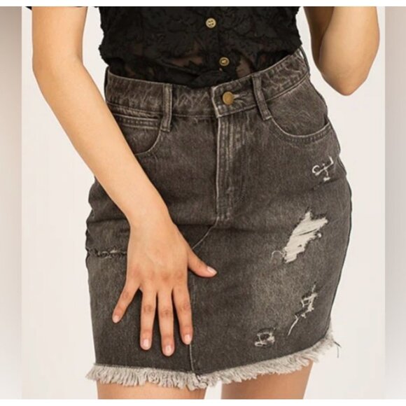 Joyfolie Miajoy Abilene Washed Black Denim Mini Skirt With Distressed size 27 - Picture 2 of 13